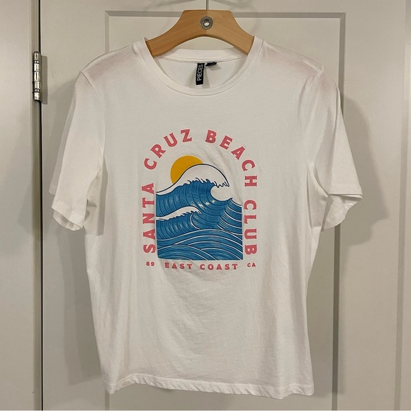 Pieces Santa Cruz Beach Club Graphic Tee. Size small. - Picture 6 of 16